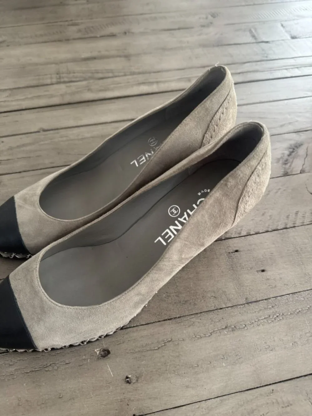 CHANEL Suede Cap Toe Chain Link Wedge Heel Pumps Grey Black 38.5